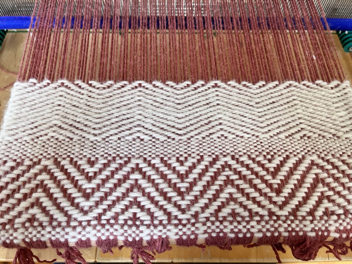 Tissage – l’écharpe à chevrons